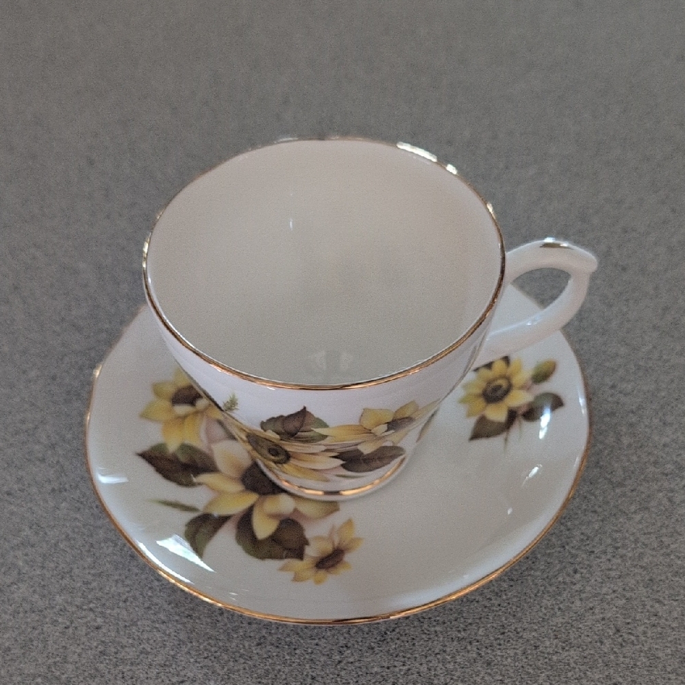 Burnaby Duchess Fine Bone China Floral Lazy SusanBlack eyed Susan) Tea Cup Set